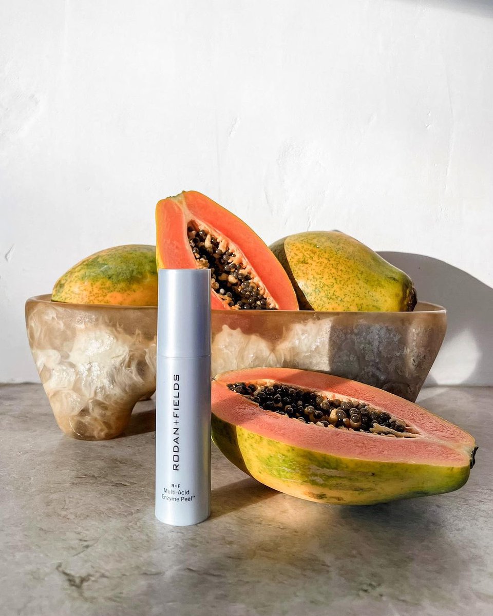 The power of papaya enzyme in R+F Peel

How it works: Papaya Enzyme dissolves bonds between dead cells, while 4-acid blend removes them, accelerating exfoliation.

Results: Improves texture + visibly fades the appearance of discoloration.

#PapayaEnzyme #RodanandFields #RFPeel