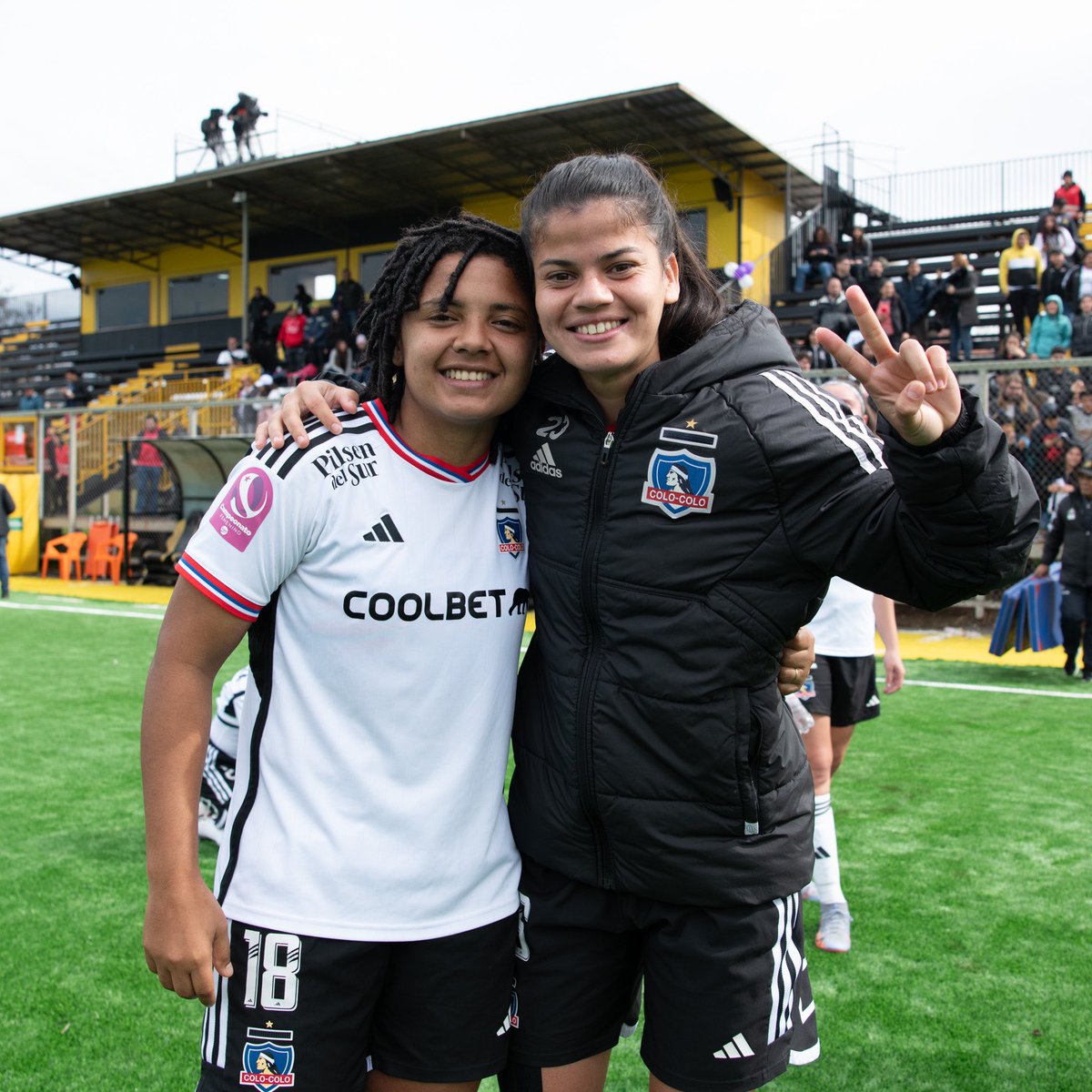 ColoColoFem's tweet photo. Siempre juntas 👏🏻

#VamosLasAlbas 🏁 https://t.co/pnG4INGAoS