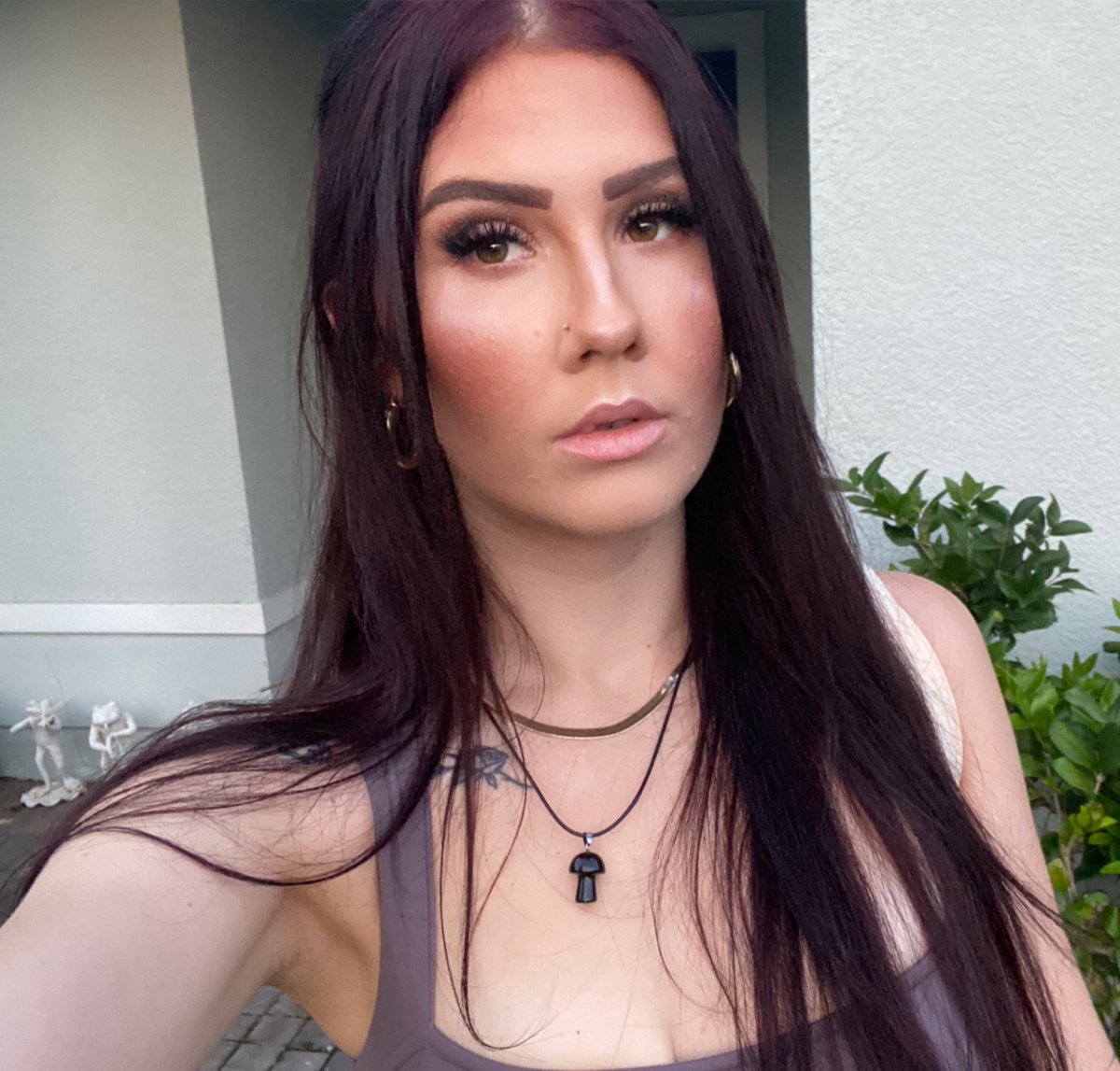 WorshipEffy's tweet photo. Off to grab drinks 🥂
you’re fetching the first round, dummy. https://t.co/OilY3QXGSD