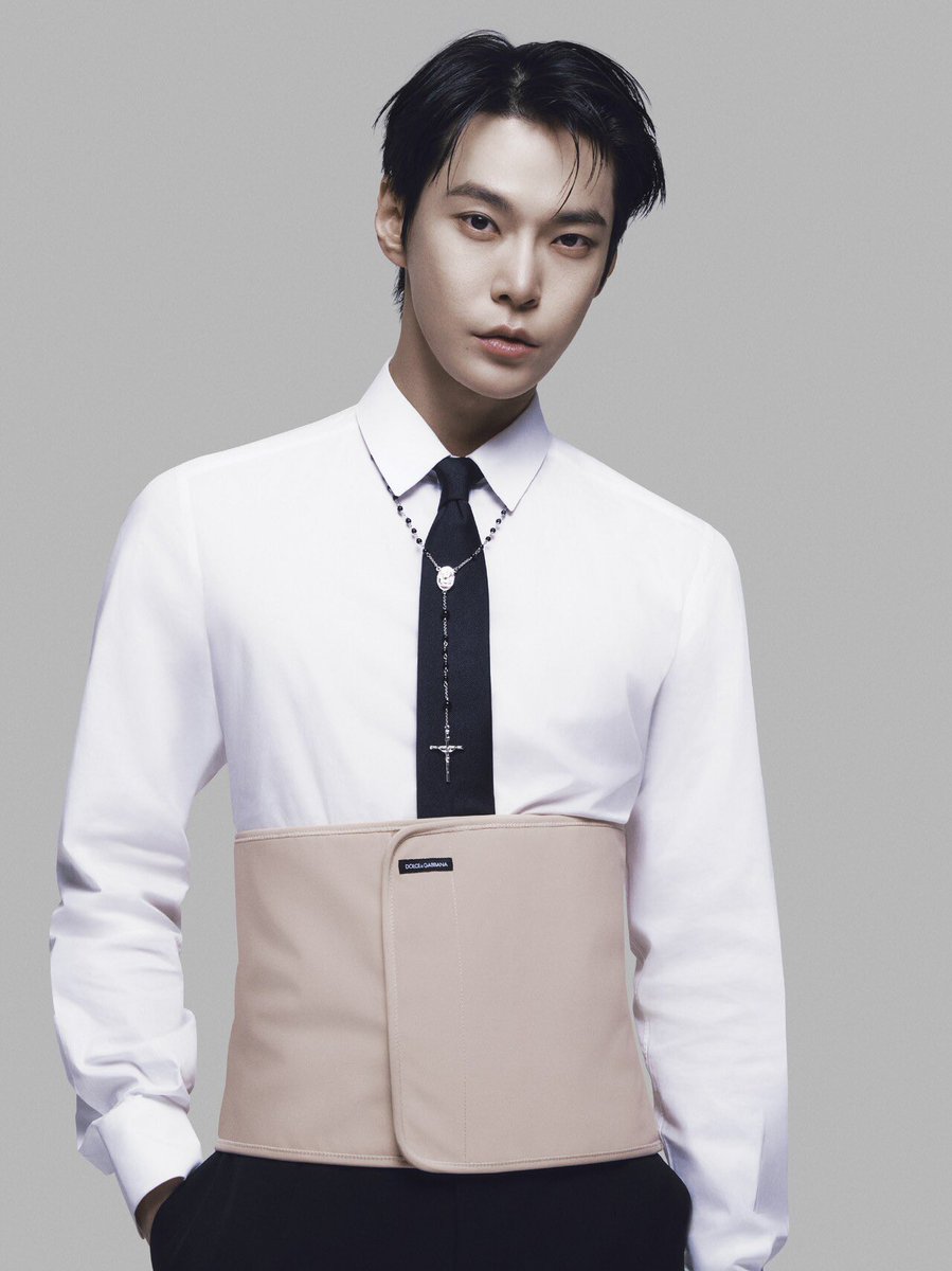 aiy_iye's tweet photo. รูปนี้เหมือนคนปวดหลังอะ 55555 https://t.co/z5QkrZqKRH