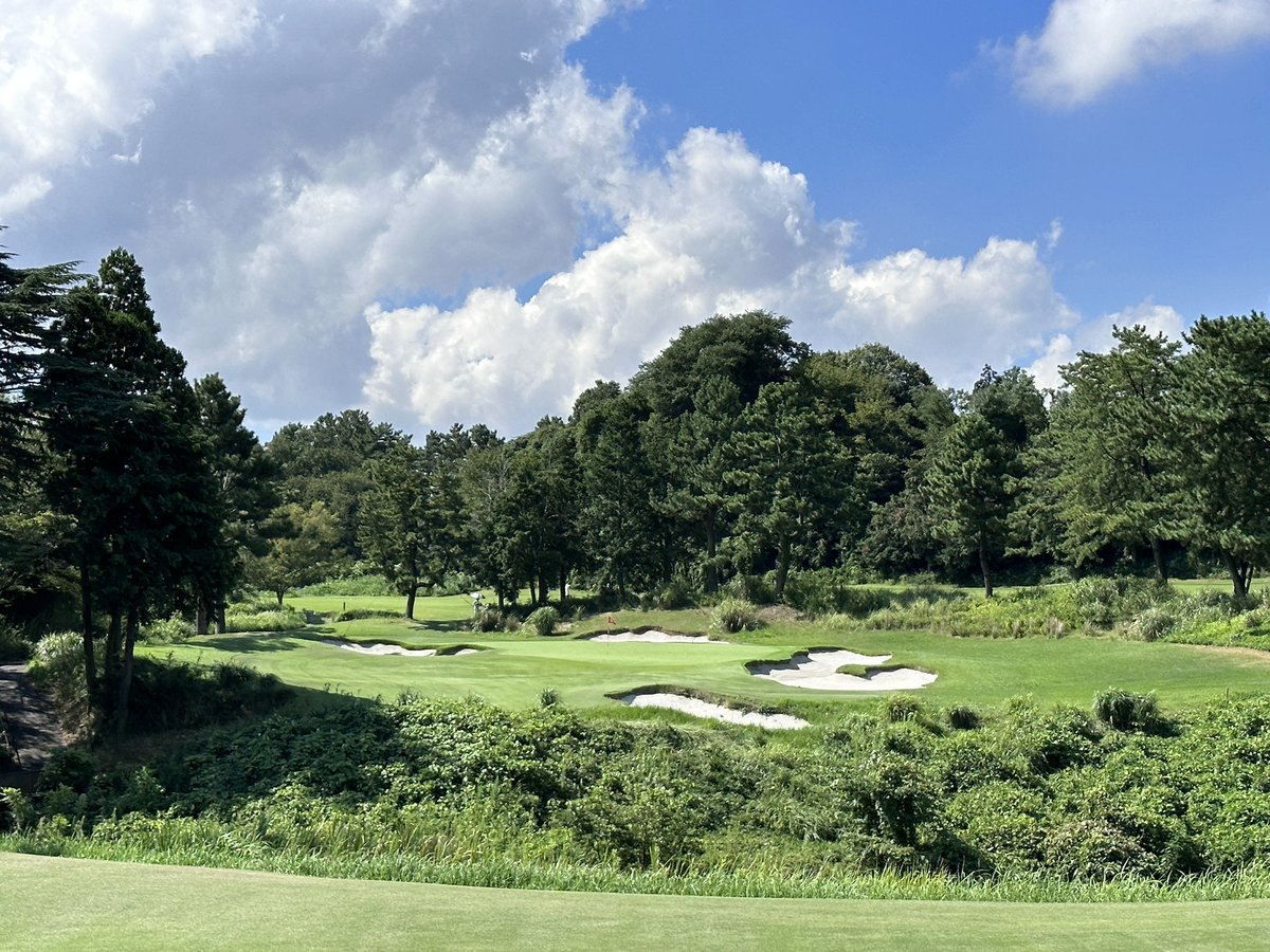 Top100Rick's tweet photo. Third golf hole played in Japan. 

Absolutely majestic. 😍

 #coorecrenshaw https://t.co/6YCjGoqn8G