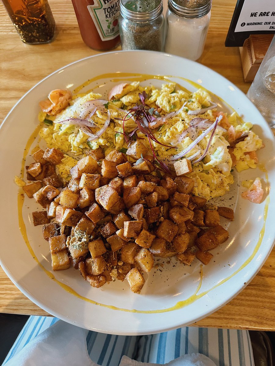 RacquelBJohn's tweet photo. One of the best breakfast spots! If art was food, this is it! 🥞 #foodie https://t.co/PWaZDYYx6y