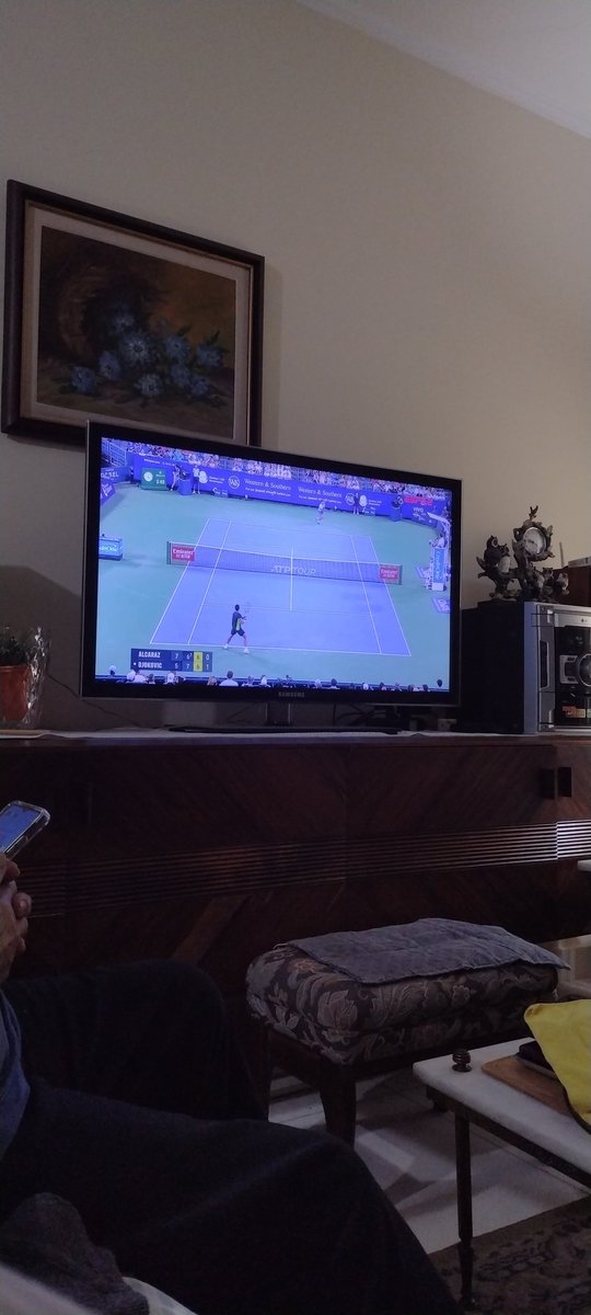 Marina_Rlopes's tweet photo. Mais de 3h30 de jogo !!! Quê quê isso??!  #CincinnatiMasters https://t.co/jIlnQOPV1z