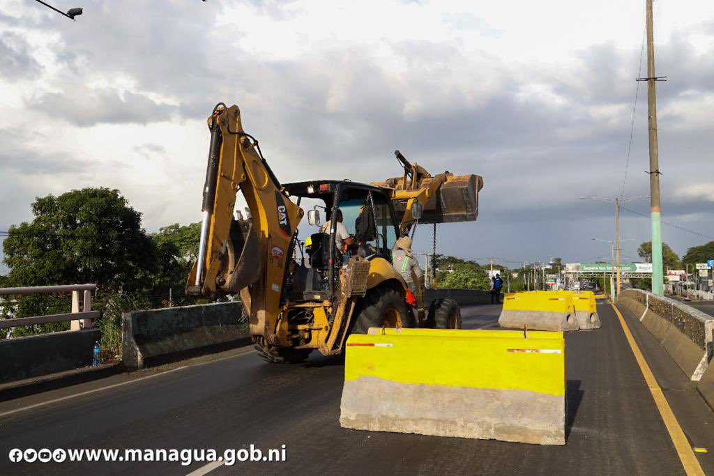 alcaldia_mga's tweet photo. 📌Iniciamos la señalizacion de los puntos de desvío habilitado en Carretera Norte.

‼️Siendo las rutas de desvíos: https://t.co/cGJFXf8sRM