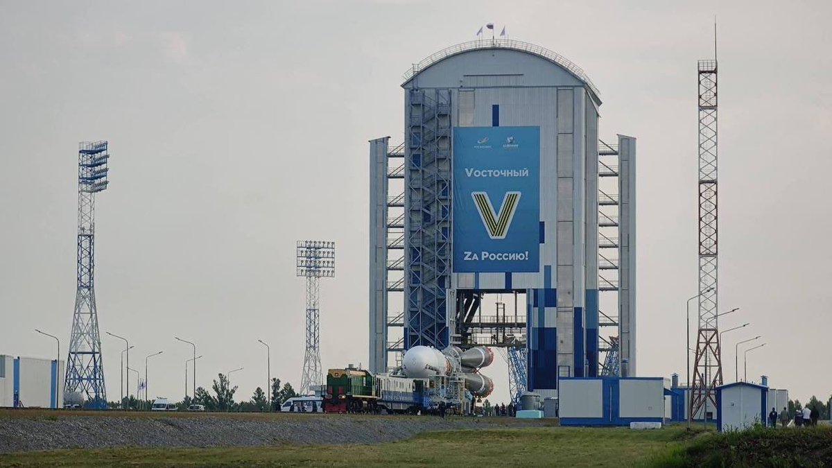 "Вот так "Луну-25" везли на старт. Теперь понятно, почему она наебнулась. Под таким знаком у нее не было других вариантов."
t.me/adagamov_onlin…