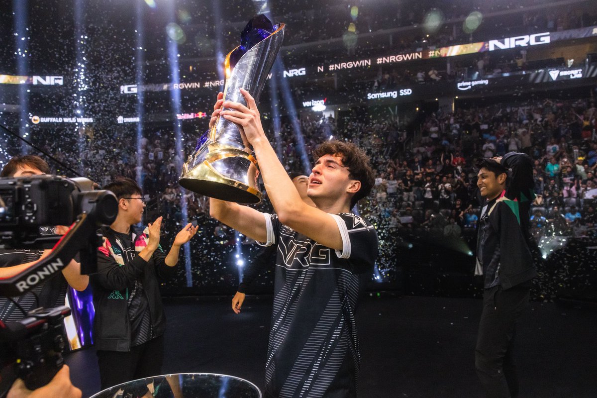 Contractz tweet media