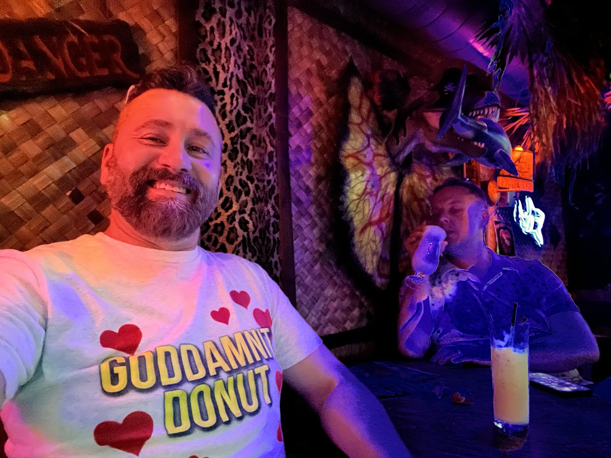 GeoffCochran's tweet photo. @mattdinniman Cocktails with Donut https://t.co/aZiseqbcsU