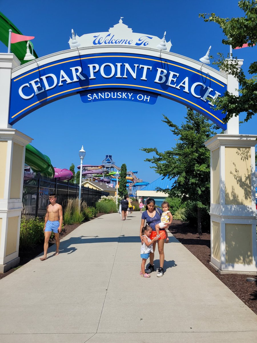 BuzzedEdwin's tweet photo. Day at the beach
#Ohio #lakeerie #cederpoint #beach #life https://t.co/EwPr72Rn1t
