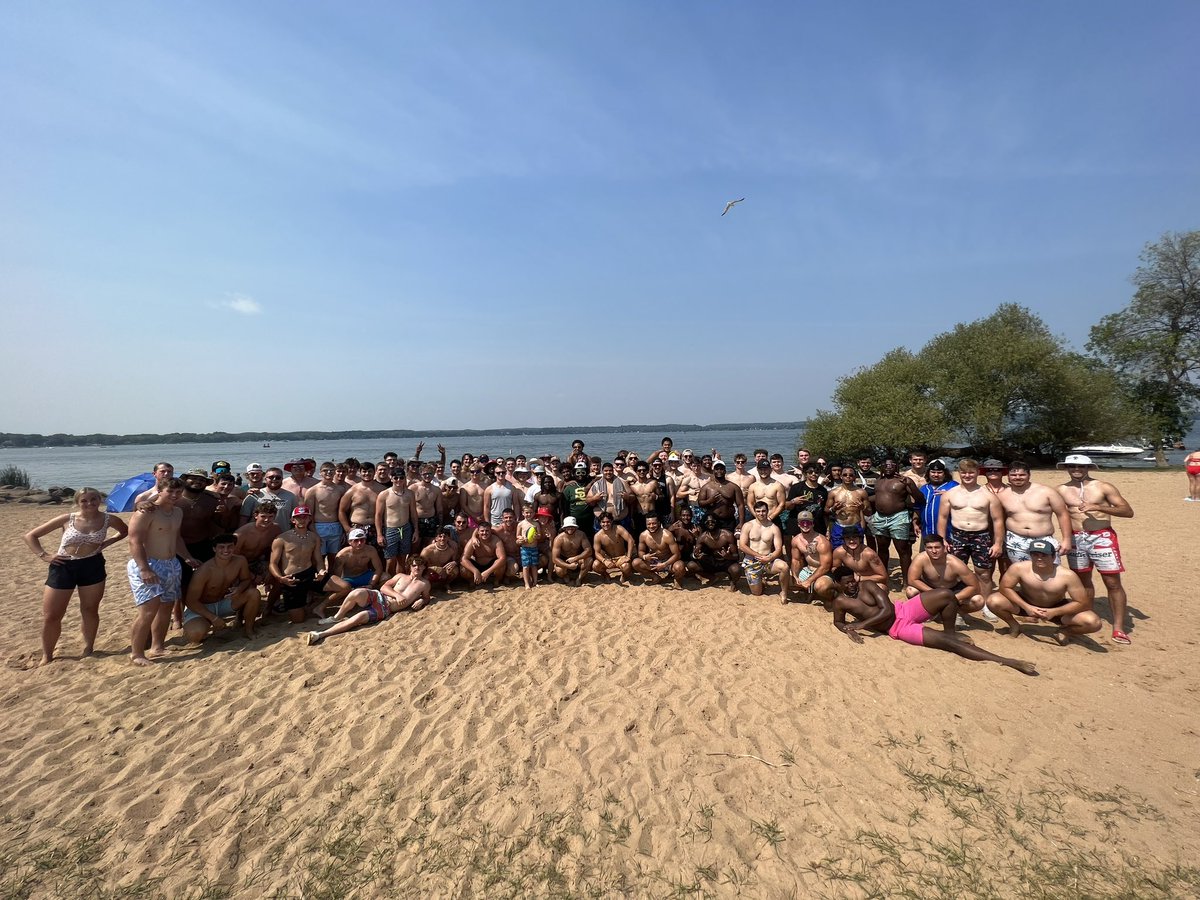 RiponRedHawkFB's tweet photo. Work Hard 💪. Play hard 🏖️. #BeachDay #BeRed 🔴⚪️ https://t.co/l1plqgVW8K