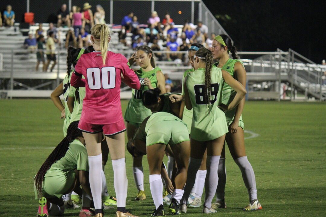 The Lady Bears opened up season play with a 3-2 win in a shootout against Blinn CC. Freshman <a href="/taylor_sayer/">sayer taylor</a> struck a brace and sophomore <a href="/KaleyR83/">Kaley</a> got the game winner with a stunning free kick from distance! Sophomores <a href="/mvpcurlyhead/">Whitni Newbill</a> &amp; <a href="/stephyyfarias/">stephanie farias</a> had the assists for Sayer!