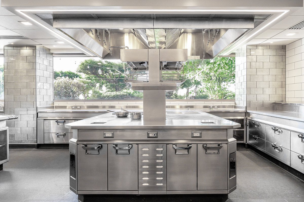 HestanTeam's tweet photo. A view like that is really hard to beat. #HestanKitchen #cookingsuite https://t.co/c6KfByy3ex