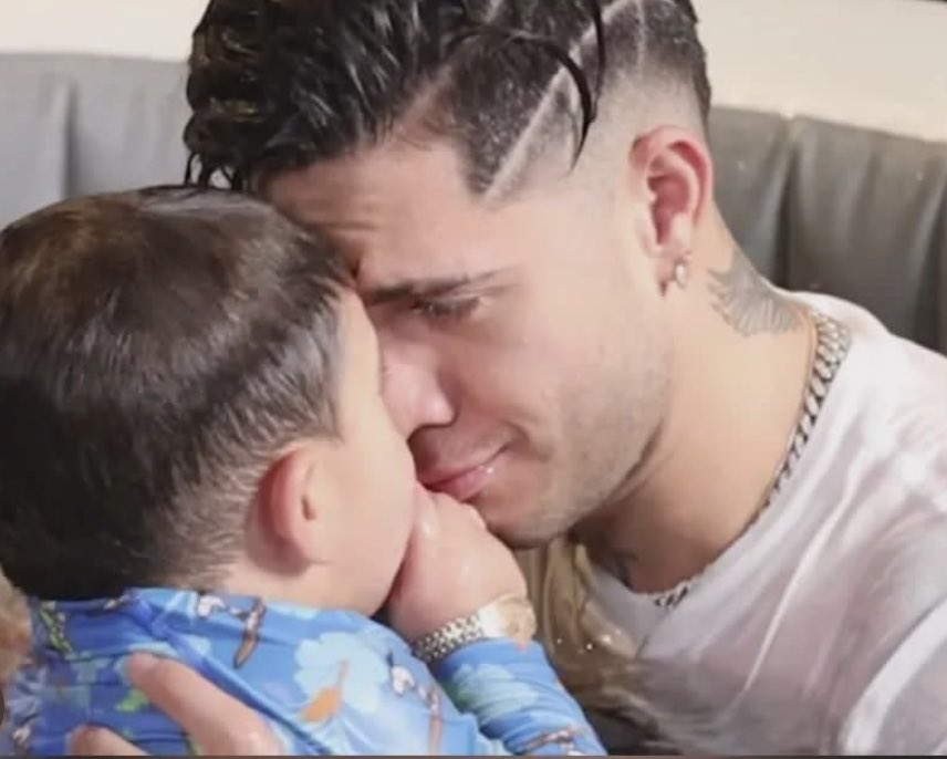 lvspantoja's tweet photo. COMO LE HACE PUCHERO A JUANITOOOO, AGÁRRENME QUE ME LES VOYYY😭😭😭😭😭 lo amo😭😭😭 https://t.co/2UAm8wRvpY