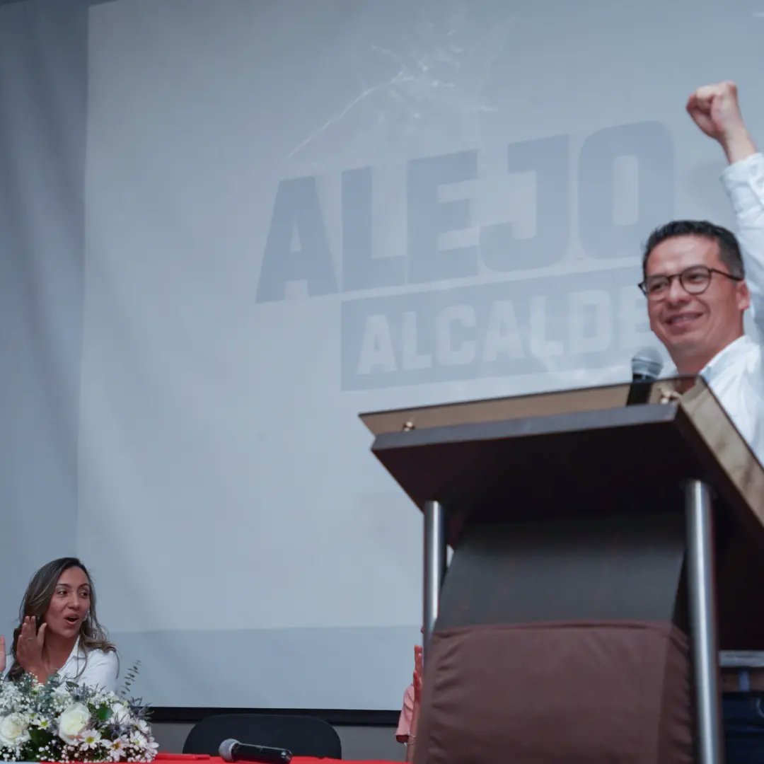alejogutierrez's tweet photo. Levantaremos a Sogamoso con la suma de grandes esfuerzos ✊🏻 

Agradezco al equipo de @PartidoMIRA que se sumó a nuestra coalición cívica por Sogamoso. Nos une el propósito de fortalecer el tejido social desde la perseverancia, la integridad y el respeto. 

#AlejoAlcalde https://t.co/t4uIu1xgcP