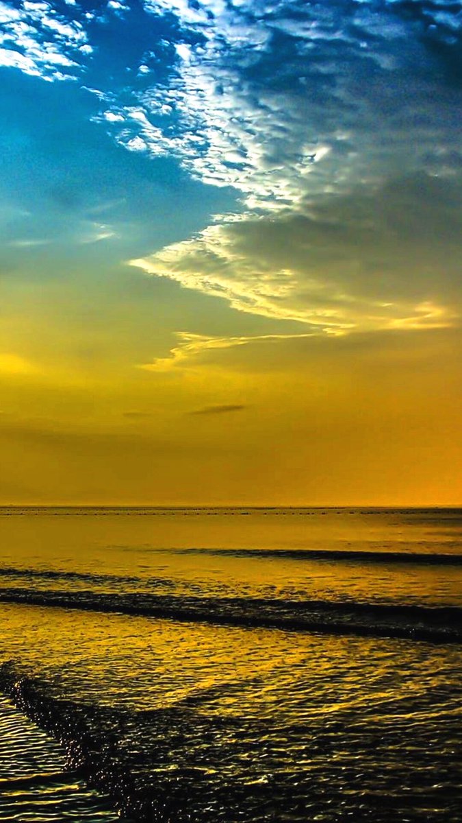 " Ocean distant dawn "  🌅