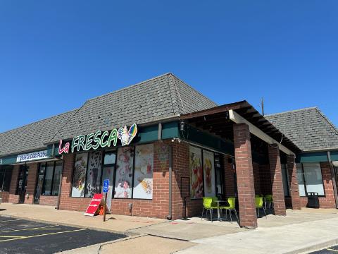 JoyceKC's tweet photo. Olathe's new La Fresca Crepes &amp; Ice Cream specializes in crepes - both sweet and savory. It also has fresh juices, smoothies, nachos, and ice cream including a "cucumber split." 928 E. Old 56 highway #kcfood https://t.co/F2Fi8xlDWC