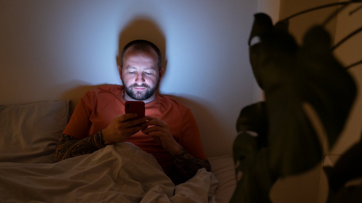 Cop Struggling To Find Alternative Ways To Describe His Job On Dating Apps (bit.ly/3E2DK1N)