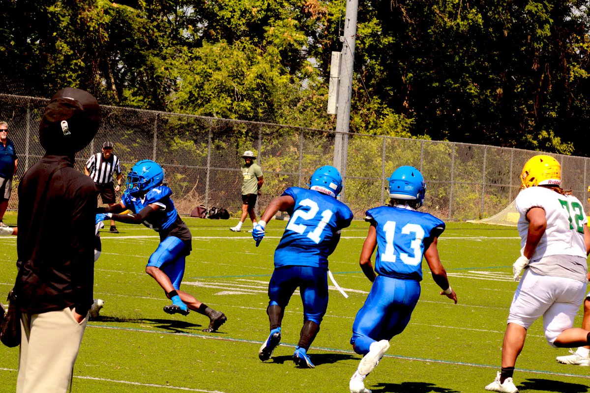 TreFlicks's tweet photo. PERRY HIGHSCHOOL HIGHLIGHTS https://t.co/K6OdteoYUz