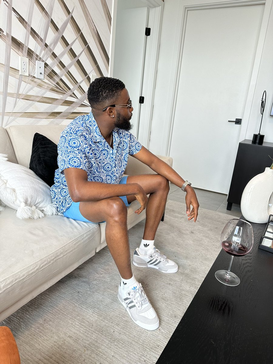 Dr_dat1's tweet photo. 7seven Days in 🇺🇸
#BBNaija #Asake02Arena https://t.co/yUVNjYHbzJ