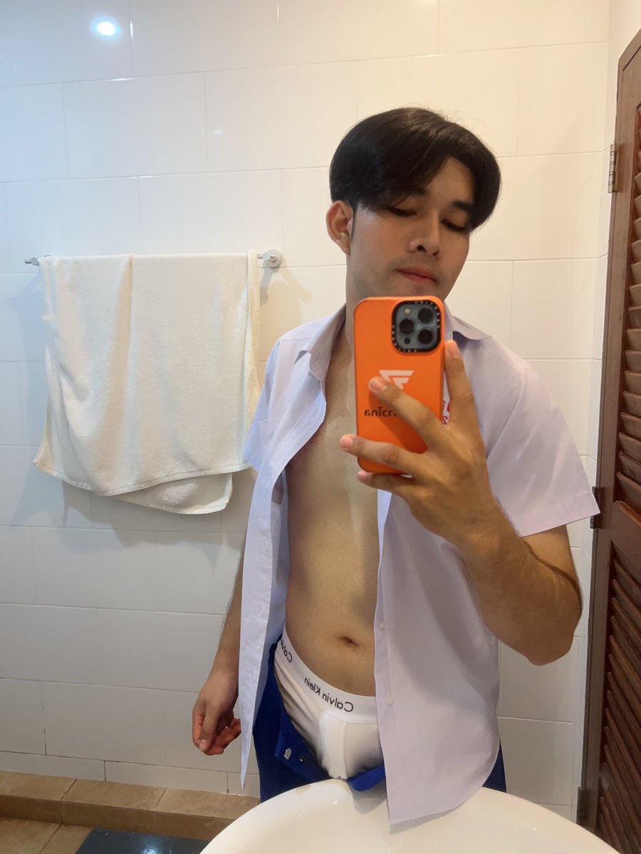 bbbbbot123's tweet photo. ขอเป็นนักเรียนดีเด่นของเธอ ได้ไหม 🤪 https://t.co/9AmBSrEs7A
