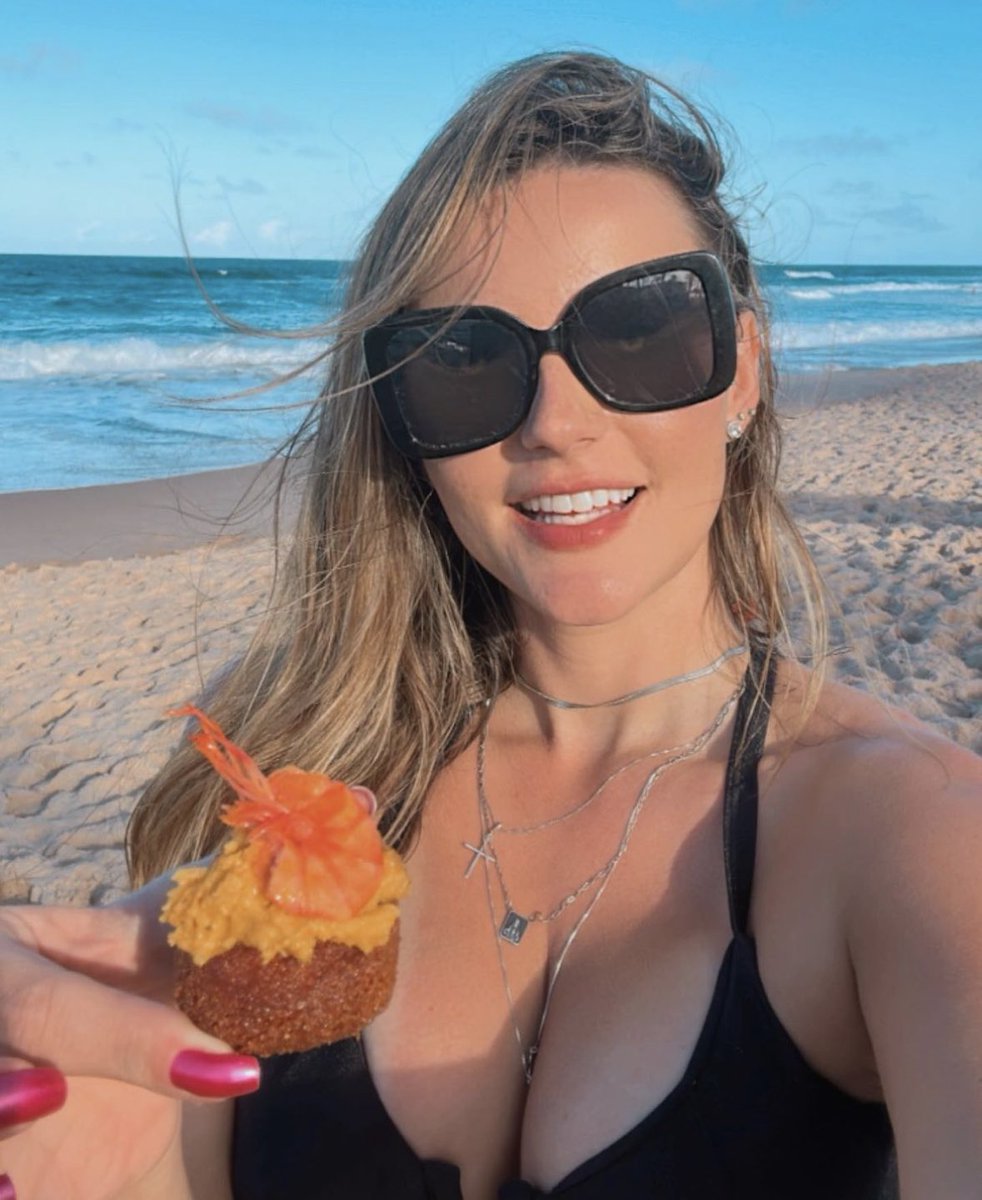 Amandavettorazz's tweet photo. Obrigada, Bahêa❤️❤️ Salvador é linda demais! https://t.co/wLEtCUNQmL