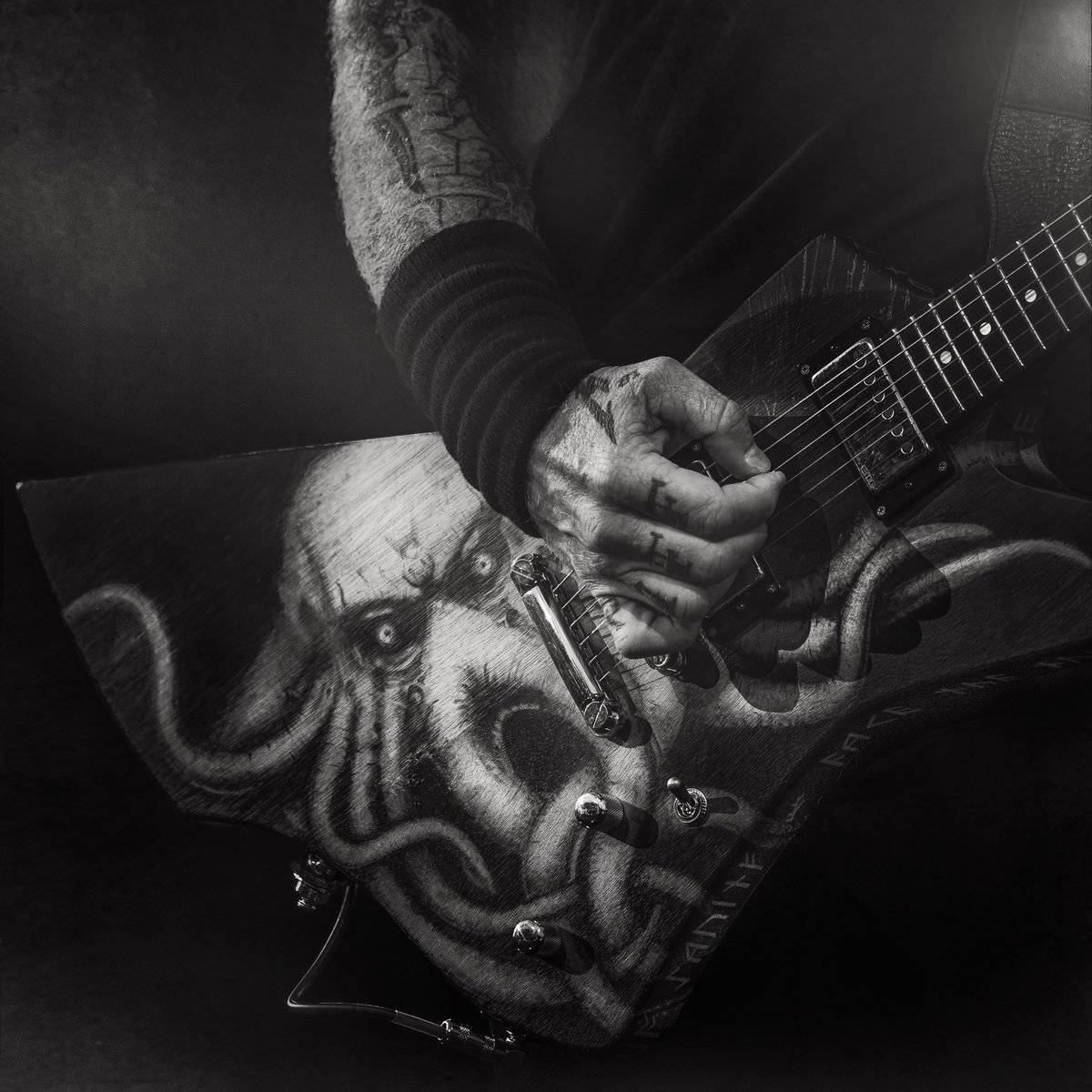 Lee_Jeffries's tweet photo. Fine art prints from the #m72tour and the #72seasons album portraits are available from my website…

https://t.co/8k0bTcl8FB

#metallica #jameshetfield #robtrujillo #papahet #fineart #leejeffries https://t.co/sviTd5AWRp