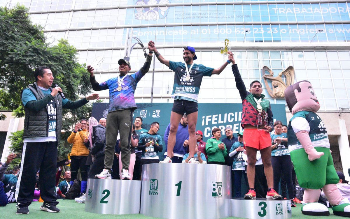 HectorAntonioMX's tweet photo. Realizamos entrega de medallas a ganadores de 5k y 10k 🏃‍♂️🏃‍♀️ de la #CarreraFamiliarIMSS por la Salud IMSS 80° Aniversario,  
Muchas felicidades a: Angélica Olmos, Maricela Hdz; Elizabeth Ramos, Cristiano Castro, Alejado Sánchez, Jorge Rivera; ganadores de la categoría 10k (1/2) https://t.co/nkbLXDHORY