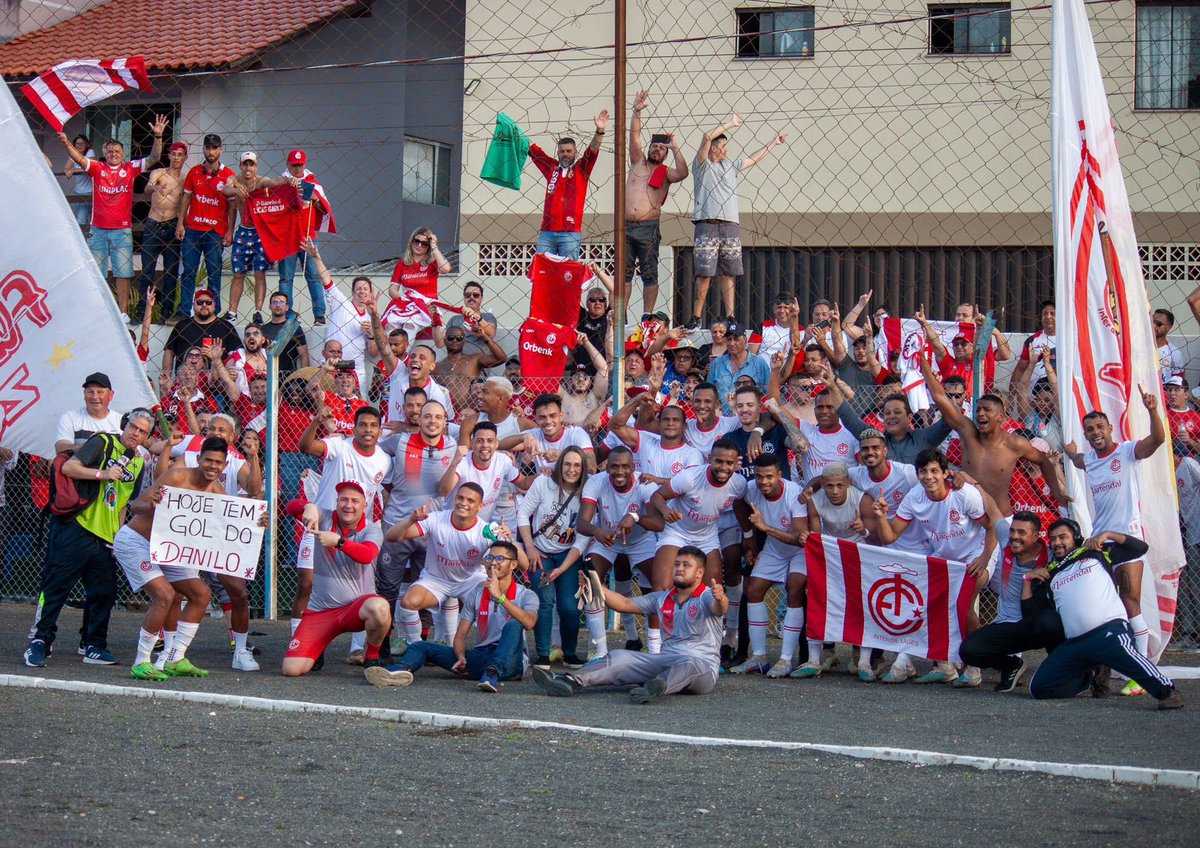 interlages's tweet photo. Time e torcida, as duas grandes estrelas do acesso (e o Leão Baio SE ESGOELANDO no meio do povo) ❤️ https://t.co/efF2crcIk9