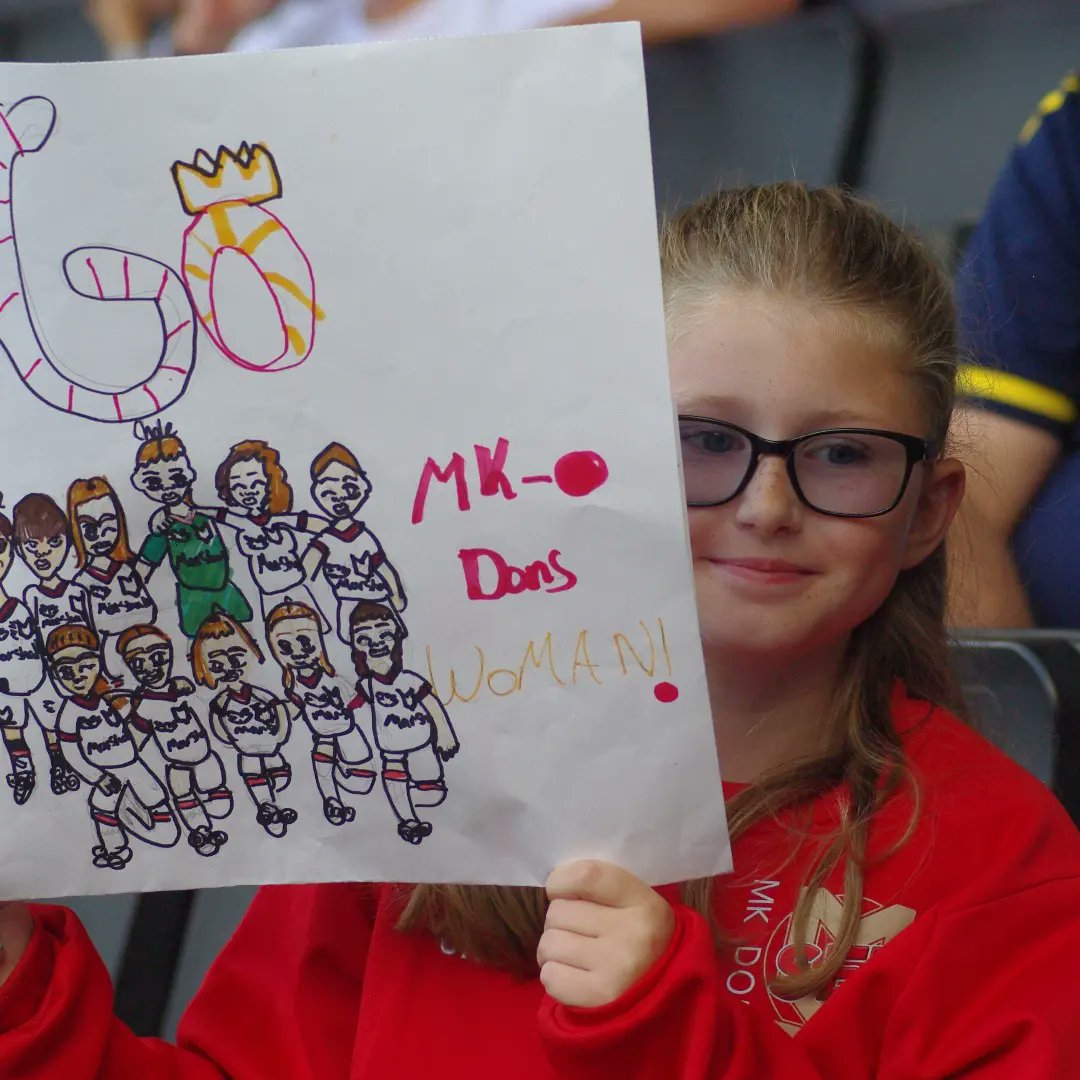 dtfcpumas's tweet photo. Met my new @MKDonsSET teams mate as we were very lucky to be mascots for the @MKDonsFCWomen first game of the season vs. @OxfordUnited32
What an amazing experience and match with the MK Dons getting a leveller in the 96th minute.
#mkdonswomen #mkdonsset https://t.co/Yn6TzGM0He
