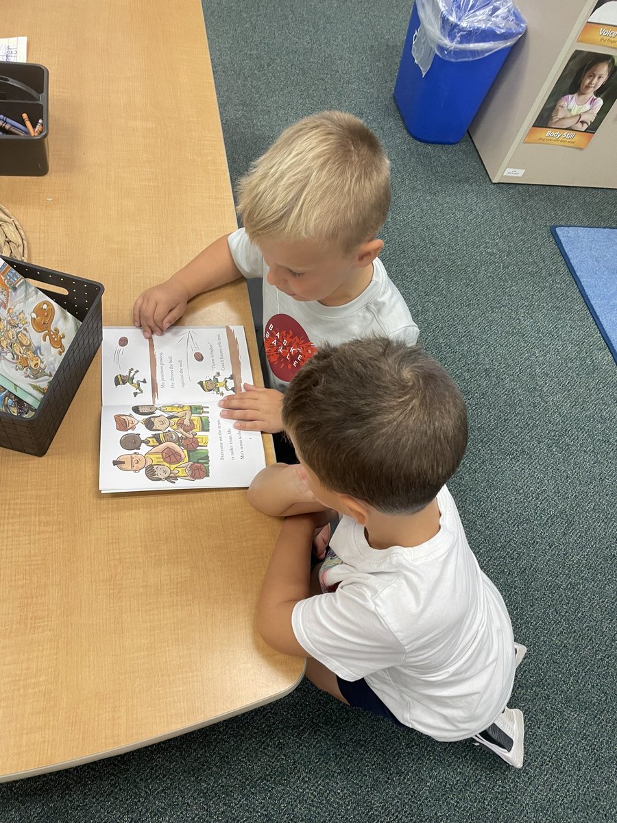 Mrs. Luse (Miss Orbaugh) tweet media