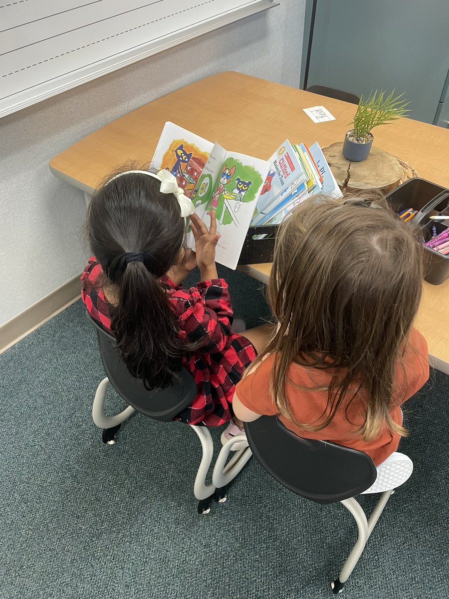 Mrs. Luse (Miss Orbaugh) tweet media