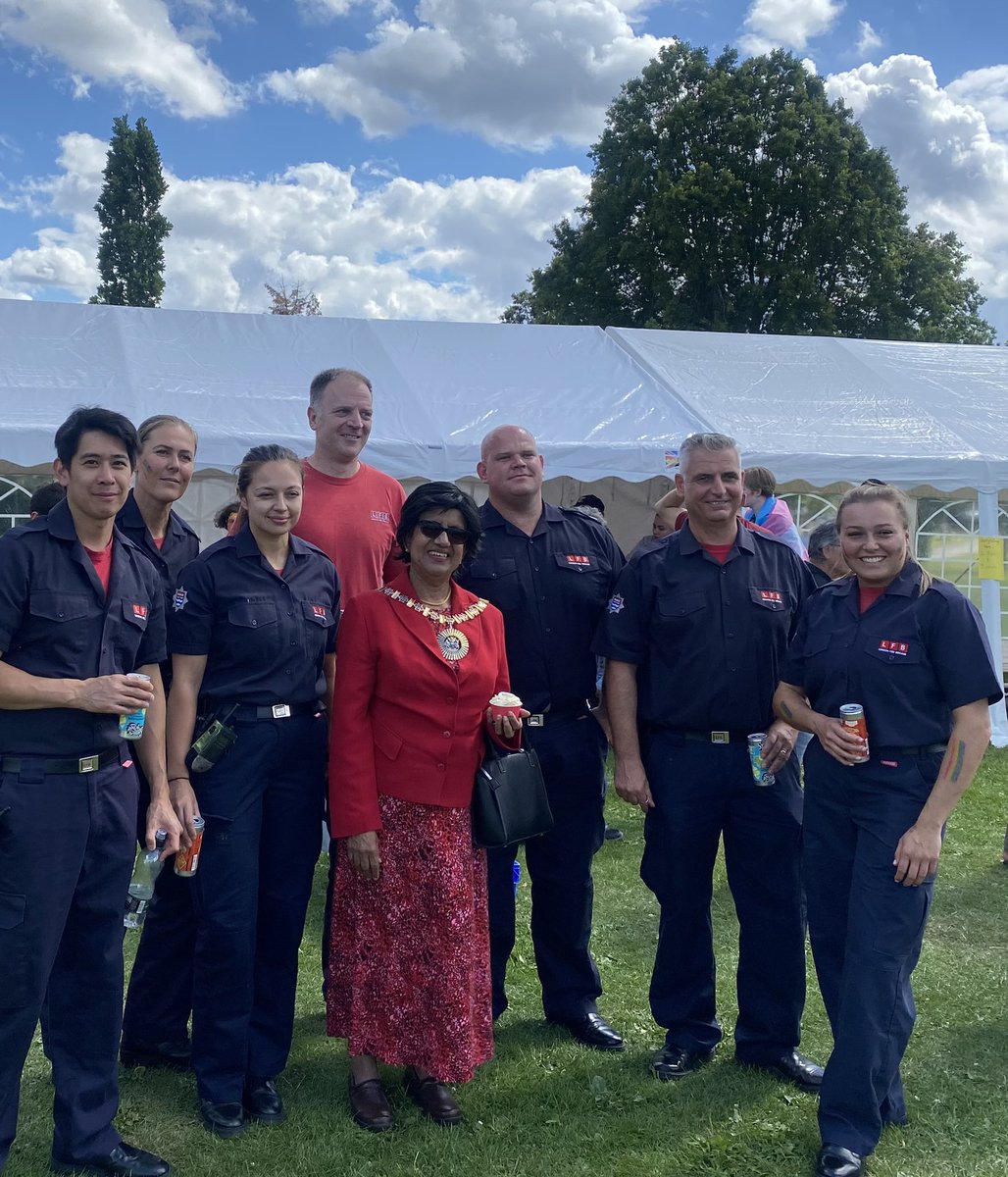 Well that was quite a weekend in the Borough of Fun! Thanks so much to everyone involved in <a href="/UnitasYZ/">Unitas Youth Zone</a> Carnival <a href="/MiddlesexUni/">Middlesex University</a> women’s football and <a href="/BarnetCouncil/">Barnet Council</a> <a href="/inkluderCIC/">inkluder (Borough of Barnet LGBTQIA+ Queer Forum)</a> first Pride in the Park. Plus <a href="/LFBBarnet/">LFB Barnet</a>  <a href="/MPSBarnet/">Barnet MPS | North West BCU</a> for your support (and the weather!) 
🎉⚽️🌈🌞