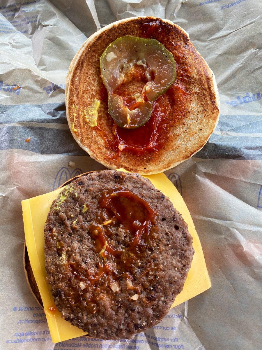 ItIsWren's tweet photo. @McDonaldsCanada has to get their game together.. i ordered a mcdouble and it had 0 onions and 1 tiny pickle, and so i took it back and told them it had one pickle and no onions and they gave us another with still 1 pickle (it was slightly bigger i guess) and three tiny onions.. https://t.co/kOKFm3U4X4