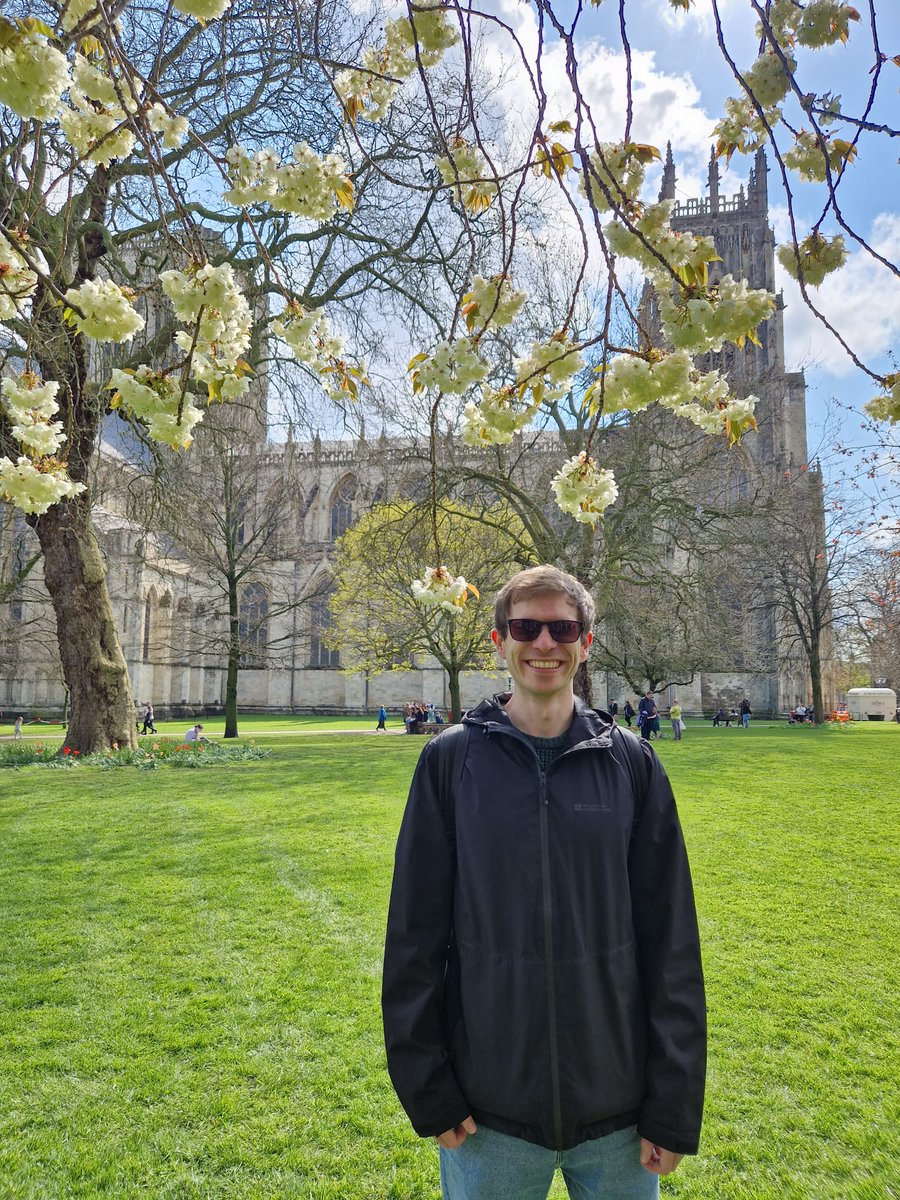 Catherinetweets's tweet photo. @LNER Smiles and blossoms in fabulous York this spring, we went on the train and had a gorgeous weekend! https://t.co/7bh6N0sfqS