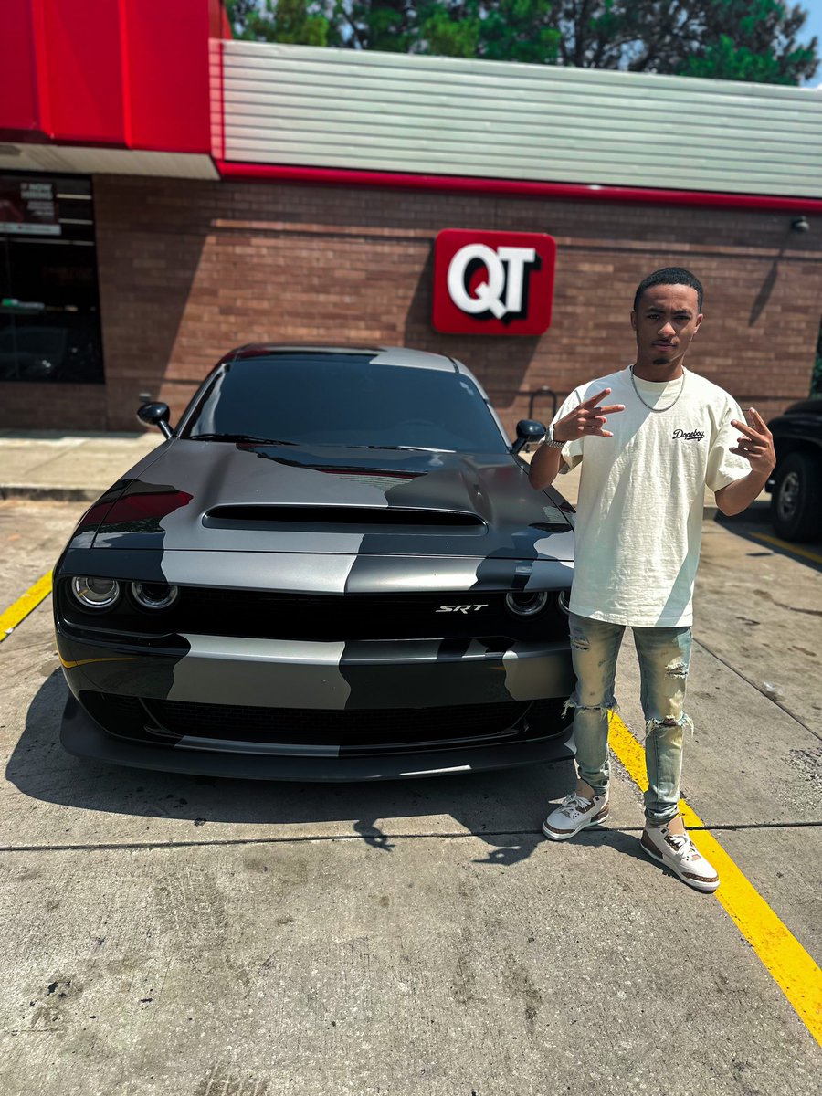 CAMAKATTT's tweet photo. Took my circumstances made a miracle, I spent $140K On this vehicle. #camakat #dodgedemon #hellcat https://t.co/0gkOK9Ib54