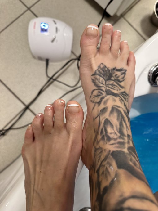 Montags Mottoshows 21.08.2023  12:30 h - 13:30 h  Fussfetisch: Viele von Euch stehen ja auf meine h&uuml;bschen<a href="/tag/tattoo"class="tags"><span>#tattoo</span></a><a href="/tag/anal"class="tags"><span>#anal</span></a><a href="/tag/dirtytalk"class="tags"><span>#dirtytalk</span></a><a href="/tag/dildo"class="tags"><span>#dildo</span></a><a href="/tag/fetisch"class="tags"><span>#fetisch</span></a>