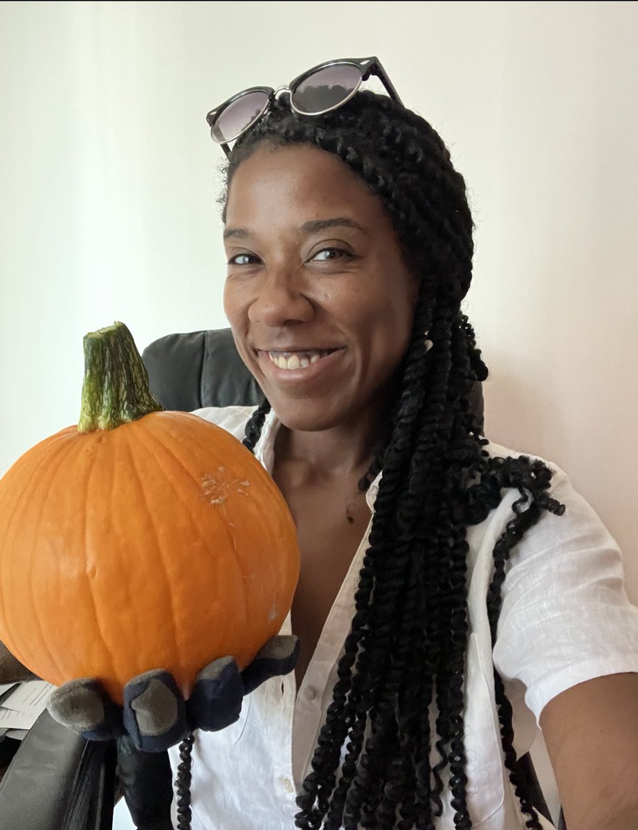 NeoshaMusic's tweet photo. 1st #pumpkin harvest!!!! 🎃 https://t.co/EOAuNA4HLI