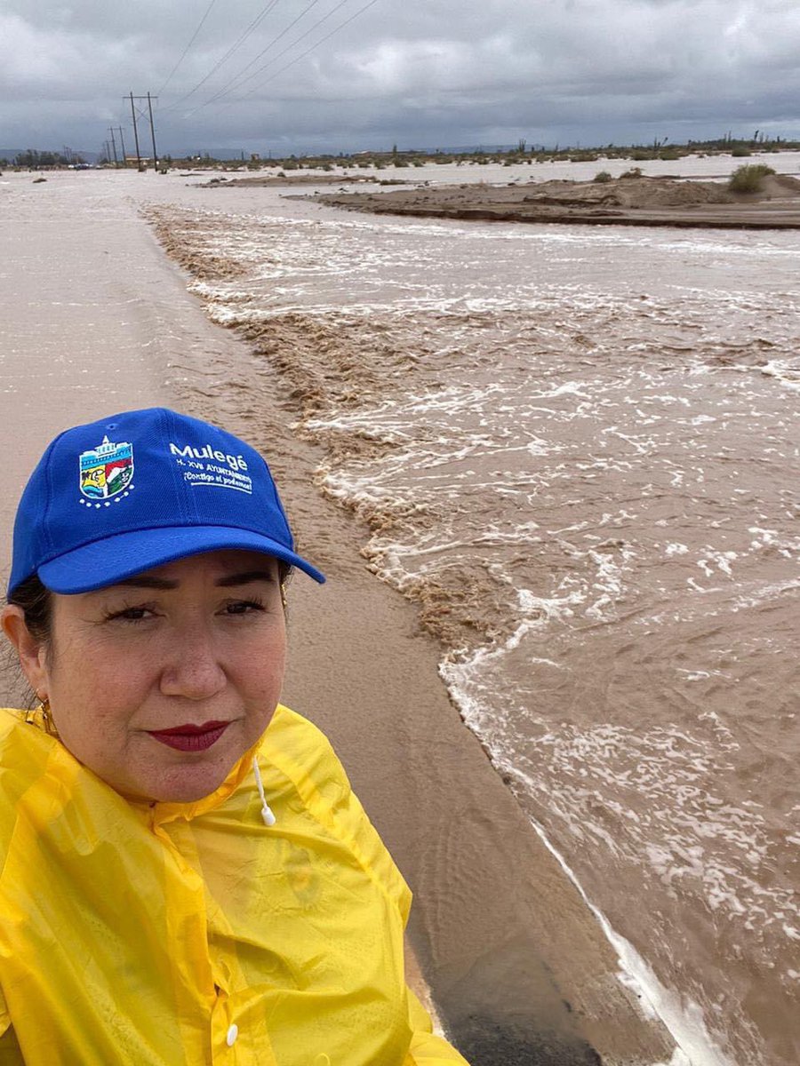 EdithAguilarVi1's tweet photo. Amigos y amigas, hice todo lo posible por llegar hasta Bahía Asunción y Bahía Tortugas, pero el arroyo San Pablo no me lo permitió; estoy muy preocupada por todo mi municipio y quisiera acompañarlos a cada uno, pero confío en mi equipo de trabajo, 
👇🏻(+) https://t.co/d8nSSwK8qz