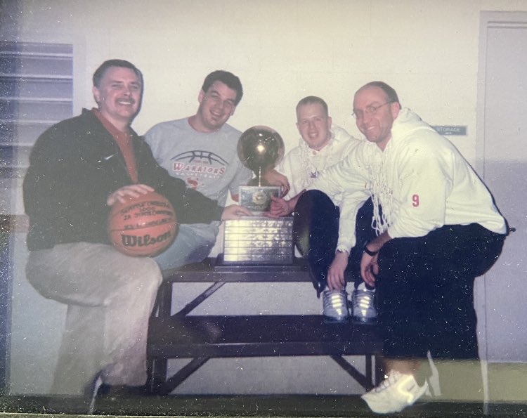 Cloud9Roger's tweet photo. Our hearts are sad and heavy as we mourn the loss of not only a former player, coach and member of the Seattle Christian family;  we have lost our dear friend Erik Lindblad who deeply impacted our family with his loving heart, generous spirit and unwavering loyalty. RIP brother💔 https://t.co/fdCbn4qWOQ