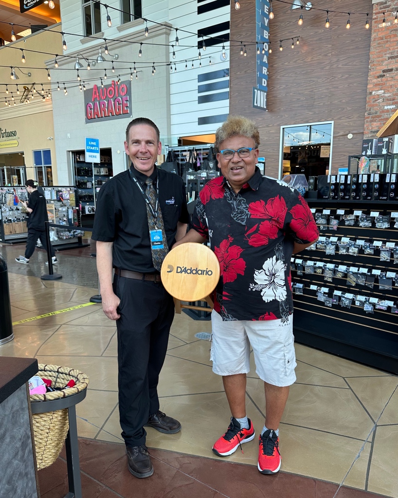 CosmoMusic's tweet photo. Congratulations to Vic Lobo who took home the D'Addario DF78 Wooden Barstool from @daddariocanada booth grand prize at CosmoFEST!

#CosmoMusic #CosmoFEST #DAddario https://t.co/W4GxkN64fQ