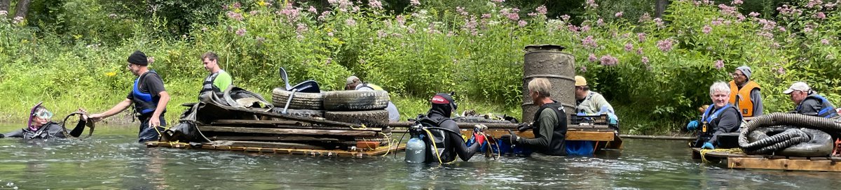 6th annual #Cooperstown NY, USA @lionsclubs & @Rotary #SusquehannaRiver Clean Up covered over a mile of winding channel downstream of #OtsegolakeNY. SUNY Oneonta Volunteer Dive Team leading the way, followed by 4 volunteer-drawn barges. @chesbayprogram @chesapeakebay