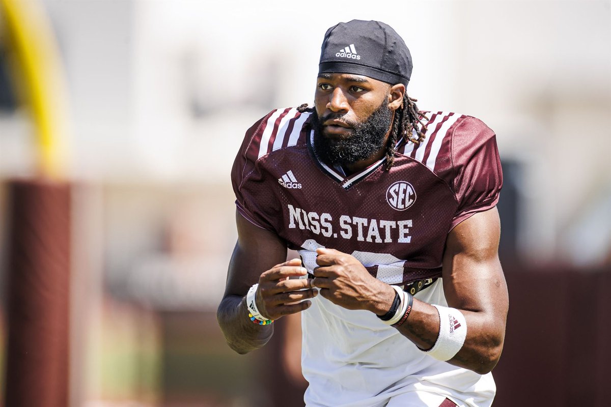FreddieRo_1's tweet photo. Camp ✅ let the fun begin 👹⚡️
#Hailstate #DBK https://t.co/WWmtbIA0k0