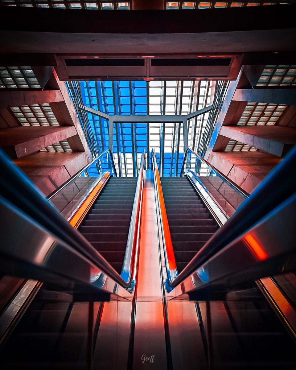 GeoffCphoto's tweet photo. Liege-Guillemin train station - Belgium 🇧🇪

#photography #photo #photooftheday #liege #Station #train #Belgium #Belgique #photograghie #wallonie #liegetogether https://t.co/zv0yRH8vFA