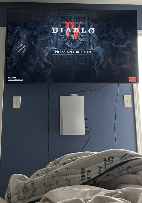 Sunday is for gaming 🤗🖤 https://t.co/4H1f16h4VO<a href="/tag/spookymonth"class="tags"><span>#spookymonth</span></a>