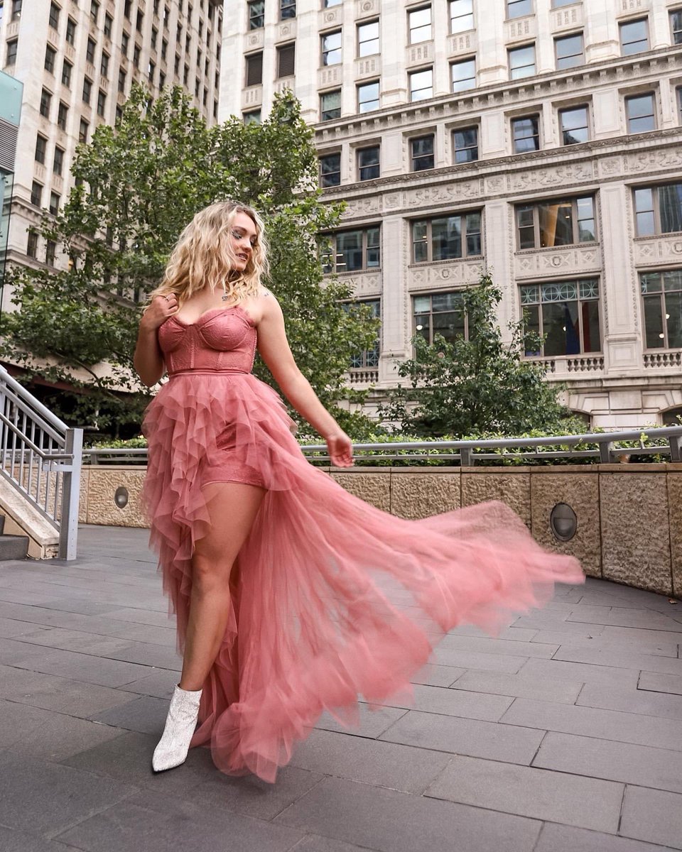 avarowlandmusic's tweet photo. enchanted โจ@taylorswift13 @Altard_State @ChicagoMag #TaylorSwift #TaylorSwiftErasTour #TaylorSwiftTheErasTour #enchanted #altardstate #wonderstruck #Chicago #Illinois #love #LoveStory #LOVESTRUCK #photograghy #photograph https://t.co/H3vooRdluo