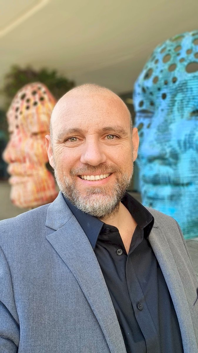 Denis_Fourie's tweet photo. A week filled with Keynote talks and Workshops on the future of A.I. in Vustomer Experience.

Privilages to have been invited as a guest speaker on the future of A.I. in this space.

#ai #customerexperience #CustomerService #cemsummit https://t.co/8Wp1gYmPCJ