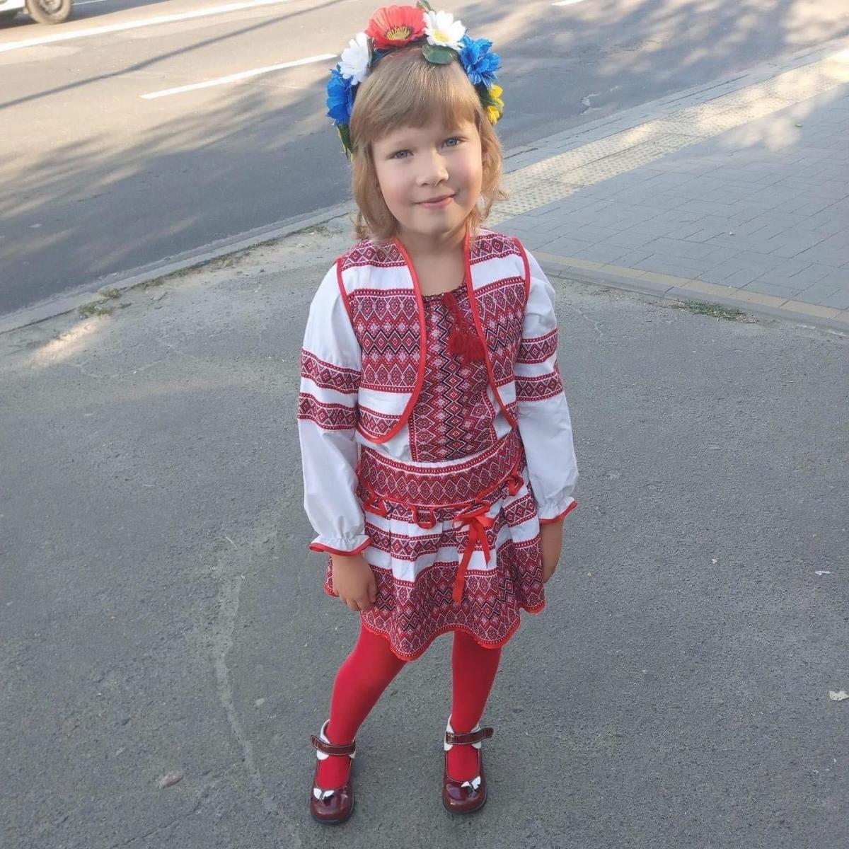 Tatarigami_UA's tweet photo. This is Sophia. She was murdered at the age of 6 by a russian missile strike in Chernihiv. Meanwhile, 64 thousand russians on Telegram laugh at her: "Chernihiv. Selling child sandals. Unworn". This is a great reminder that it's not just Putin and the "poor mobilized."