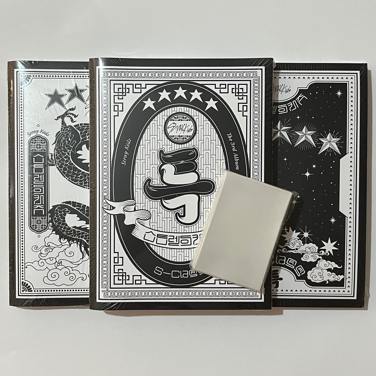 MEGA #SKZ 5 STAR GIVEAWAY 🍀

10 winners will be selected to win a 5 STAR ALBUM ( RANDOM VER) 

To enter⬇️

RT and FOLLOW 💜

Results on the 15th of September 🚨