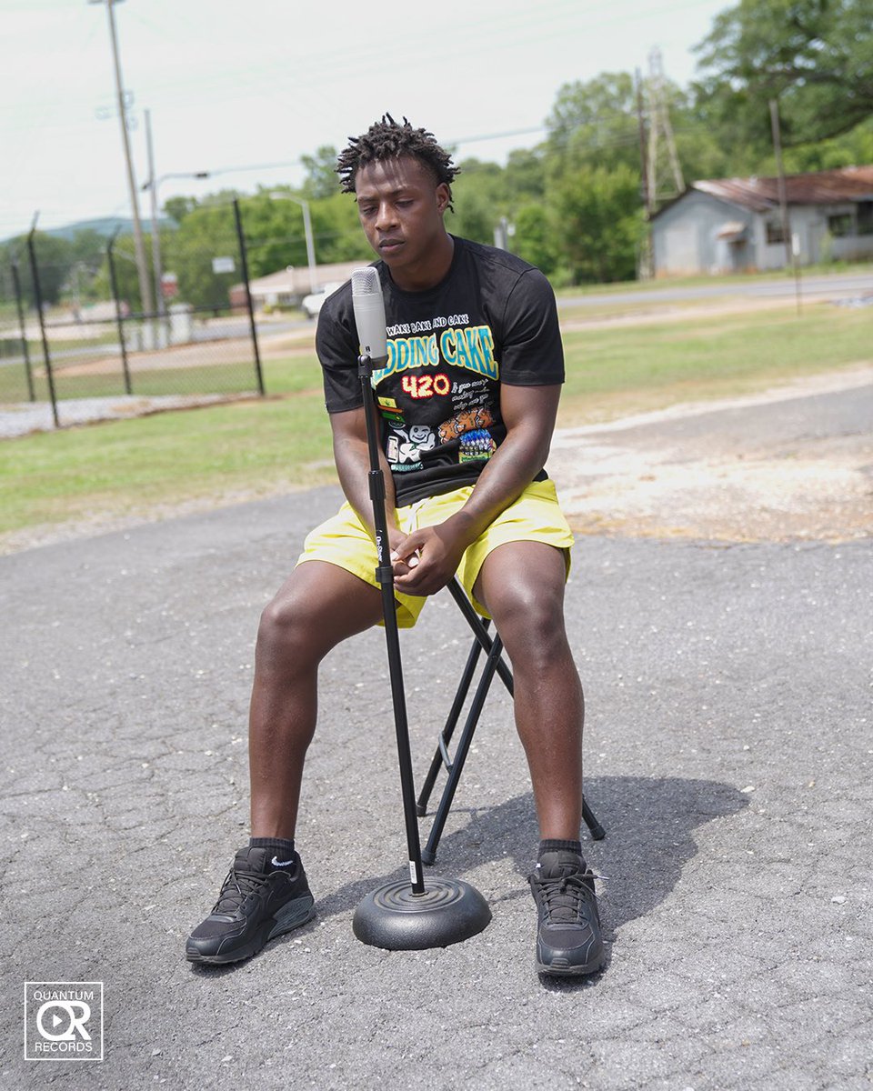 QuantumRecord's tweet photo. #QSavage locked in on a Live Performance Video ๐ฅ check out the full video on YouTube @q.savage1 @youngbopete hit us up for a video shoot 205-886-0431 #BopeteCookinUpTheSauce #QuantumRecords #YoungBopeteStudios #YoungBopete https://t.co/3t1Jz9ab2P