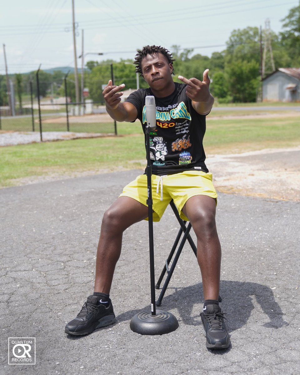 QuantumRecord's tweet photo. #QSavage locked in on a Live Performance Video ๐ฅ check out the full video on YouTube @q.savage1 @youngbopete hit us up for a video shoot 205-886-0431 #BopeteCookinUpTheSauce #QuantumRecords #YoungBopeteStudios #YoungBopete https://t.co/3t1Jz9ab2P