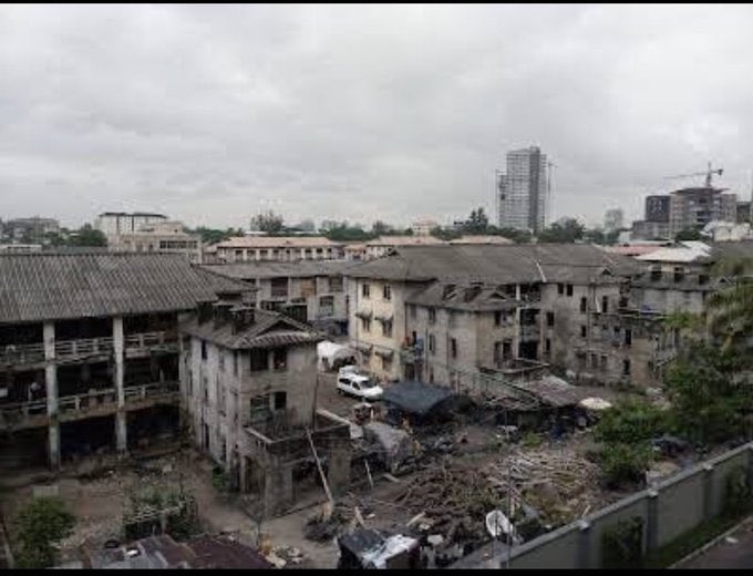 torty_mercy's tweet image. Do not argue with a police man with riffle. Do not assume there is nothing they can do. Just be in your best behavior until you leave their presence, any further action can be taken later. 

Nobody who lives here will have a sound mind. Their mental health Otilor! This is a…